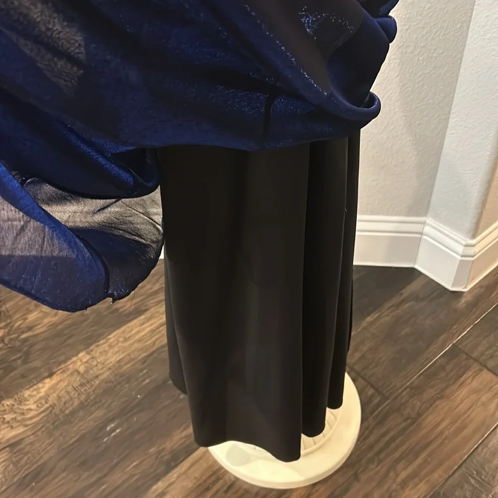 Betsy & Adam by Jaslene evening dress - Picture 5 of 7